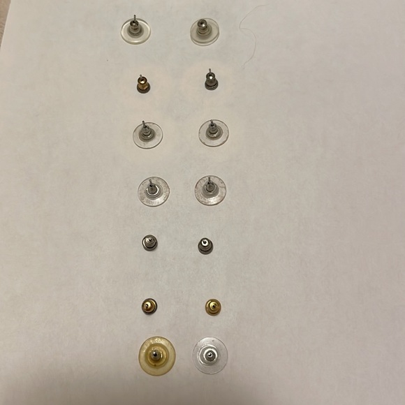 7 pairs of lightly or never worn earrings! - Picture 2 of 2